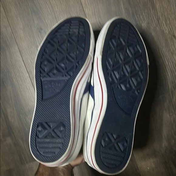 Converse White and Blue Sneakers with Red Stars - Picture 3 of 3